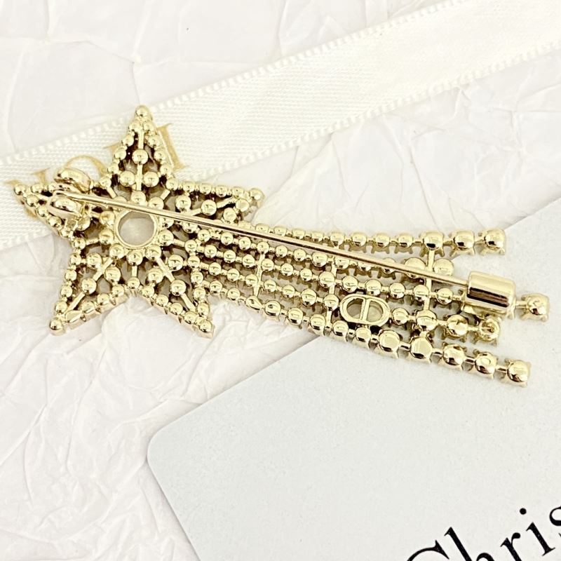 chr1st1an D10r brooches